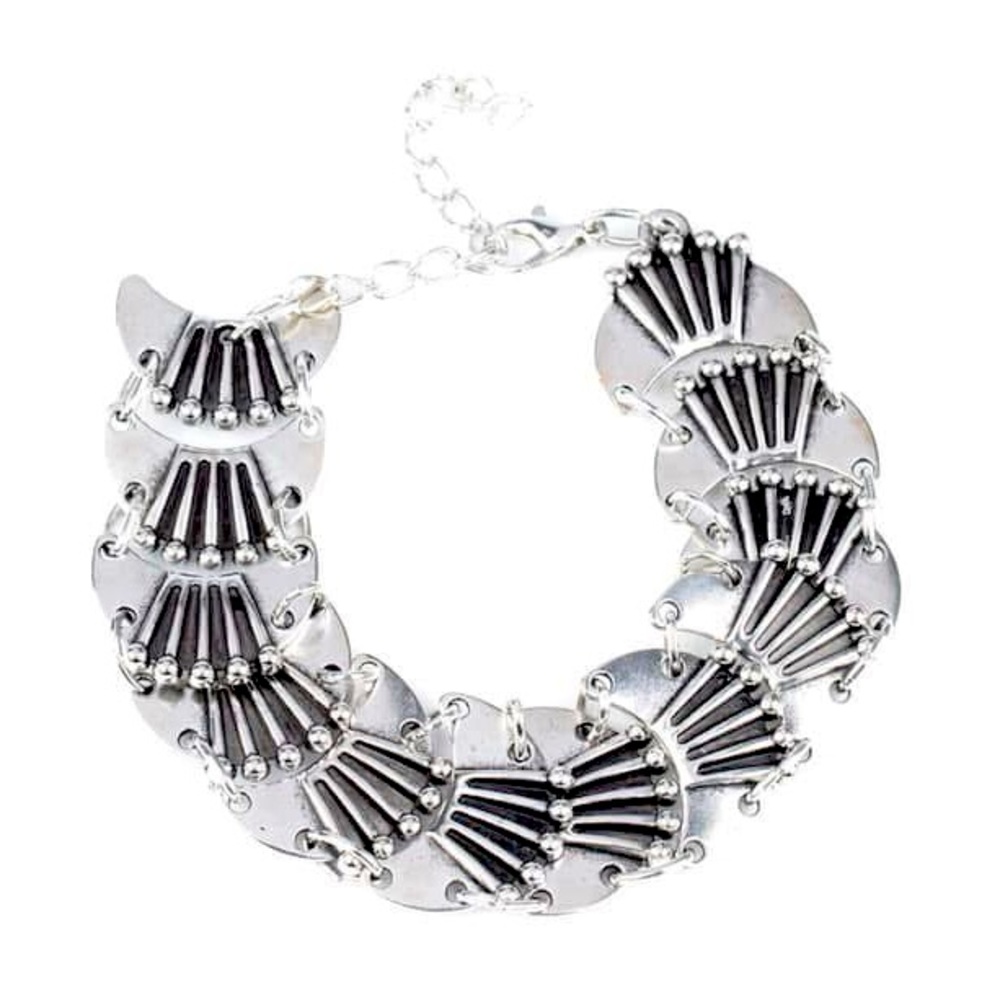 Silver linked bracelet
